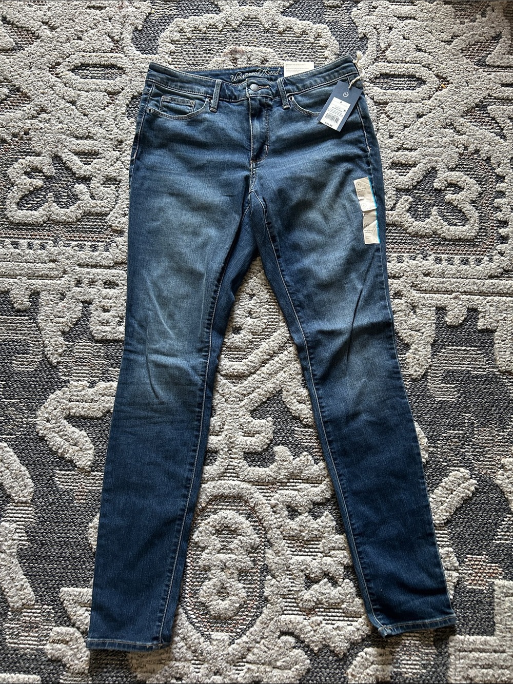 Universal Thread Women’s Dark Blue Skinny Jeans